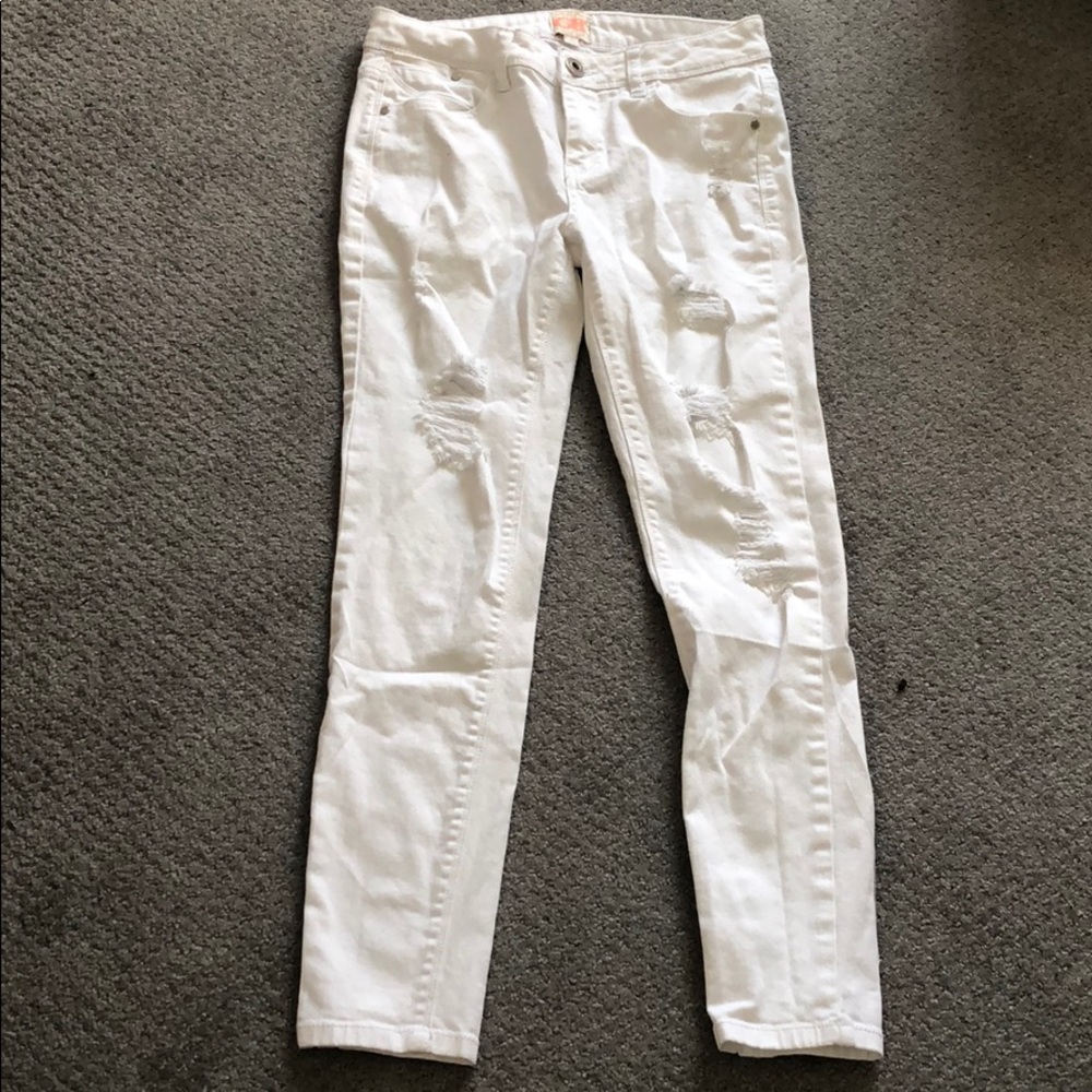 Gianni Bini distressed white jeans brand new